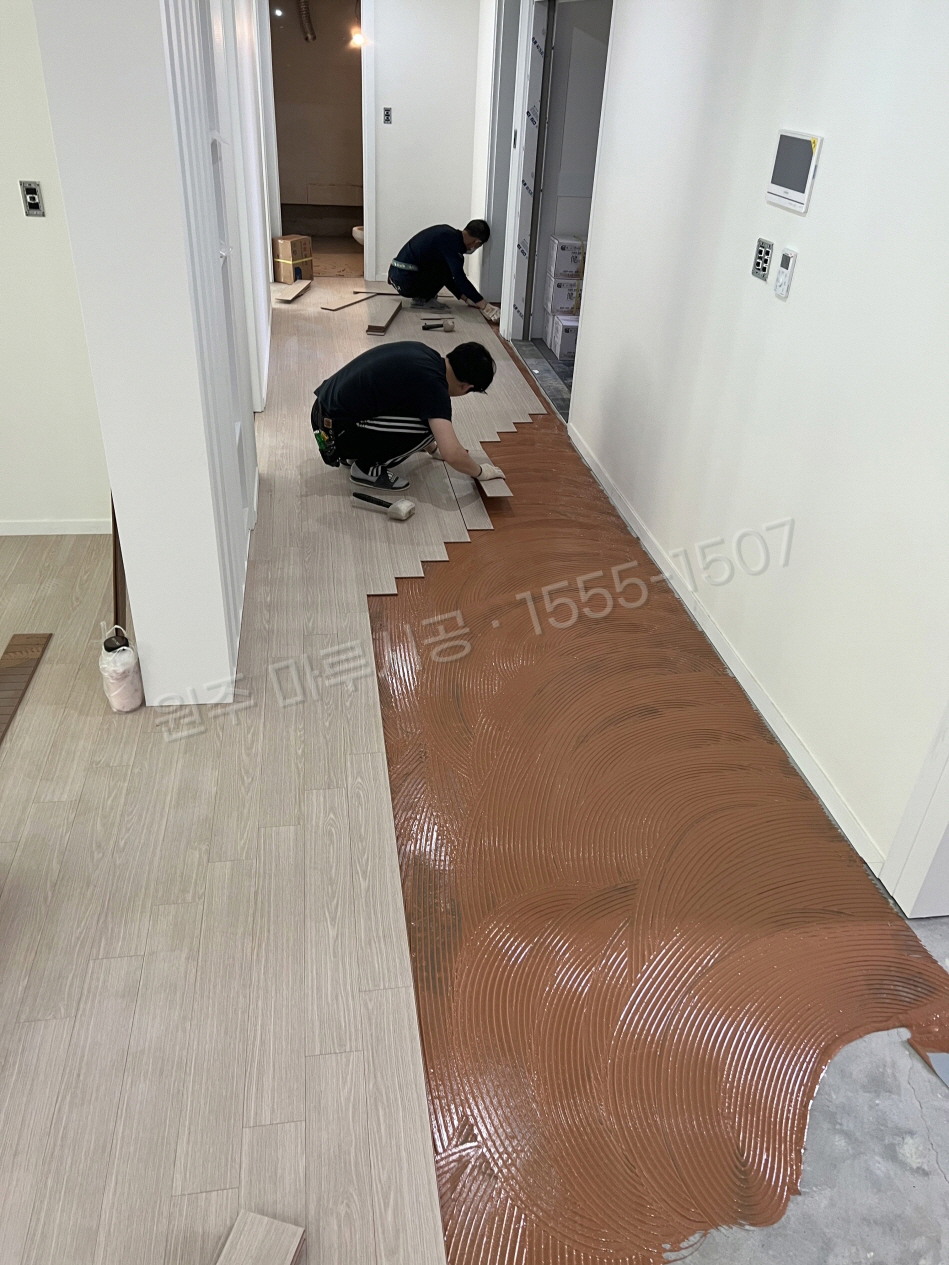 원주 우산동 마루 시공 스타 하이마루 워시오크 강마루 시공 중